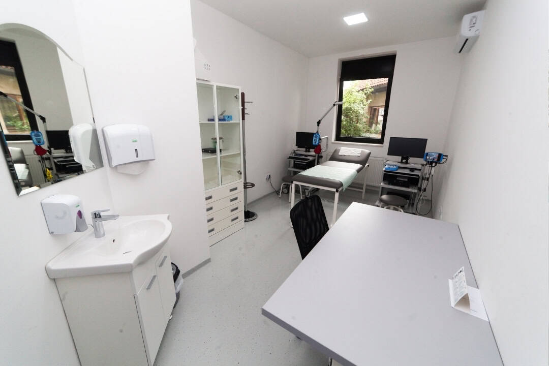 clinic interior designers in Delhi
